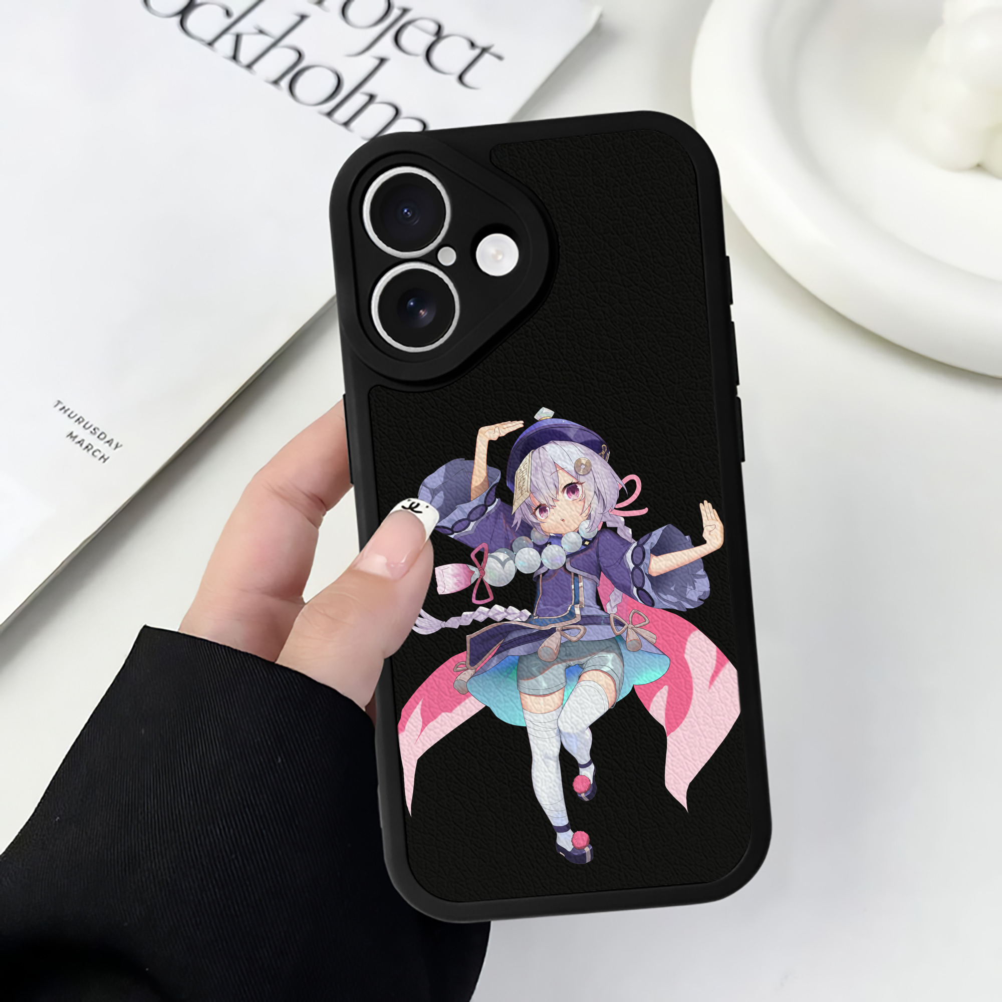 げんし神 七七 なな  genshin Nana 【iPhone 16シリーズ対応】シリコンスマホケース（レザー調） 材質：シリコン
